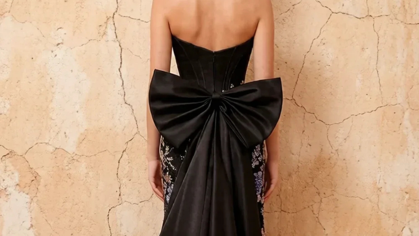 Black Prom Dresses from Lvlvs - Classico Atual e Normal