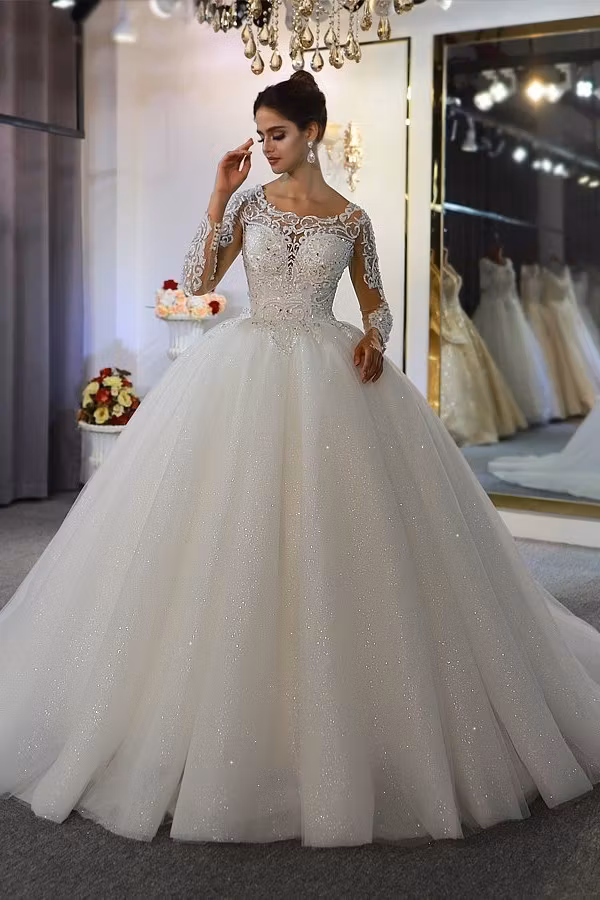 Vestido de noiva estilo princesa com brilho e mangas compridas How to Choose the Perfect Wedding Dress Clássico Atual e Normal 3